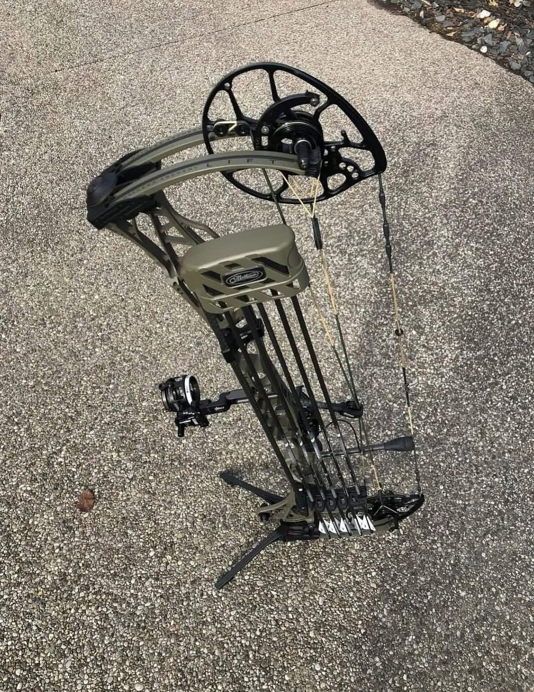 Mathews Lift 33 LH